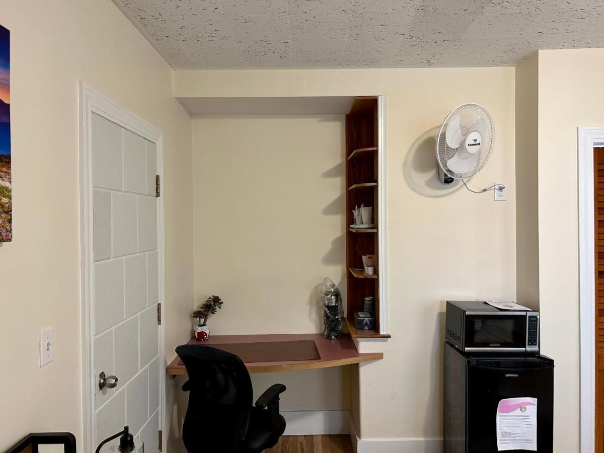 Traveler'S Den In Medford Apartamento Exterior foto