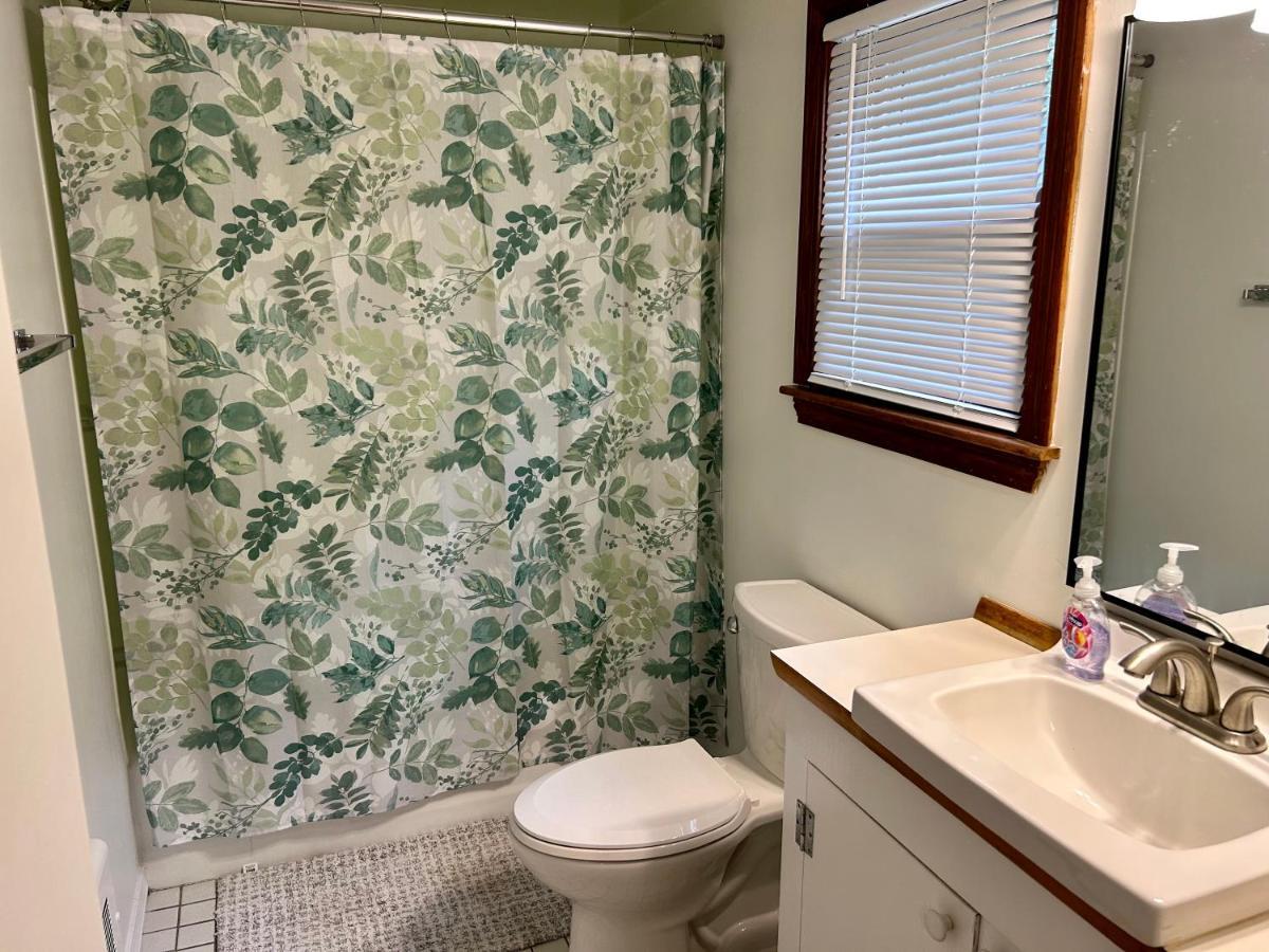 Traveler'S Den In Medford Apartamento Exterior foto